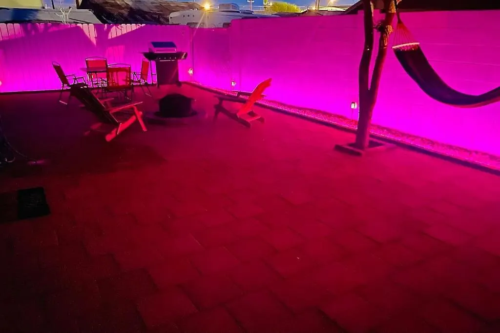 Your Downtown Cozy Studio With Backyard Unit C 피닉스 0*,